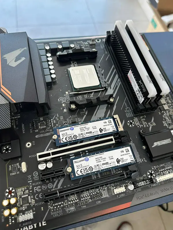 Manutenção na bancada da W Tech